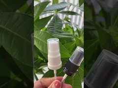 OEM 18/415 Black And White Mist Sprayer Dengan Dekorasi Langkah Untuk Botol Parfum Kaca