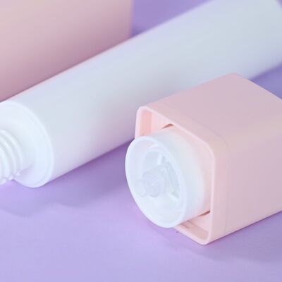 Kelas 15ml 30ml 50ml Produk perawatan kulit Set Botol Airless Square Rotary Head PP Pompa Sprayer Penutup Kemasan Kosmetik